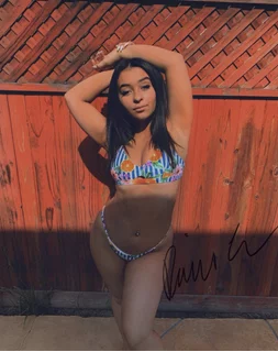 Danielle Cohn autograph