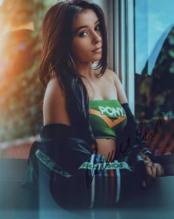 Danielle Cohn autograph