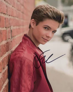 Connor Finnerty autograph