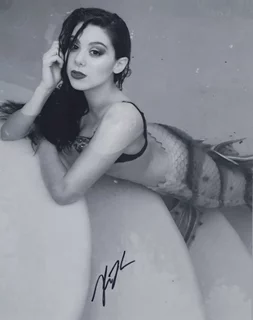 Kira Kosarin autograph