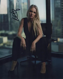 Anya Shevchenko autograph