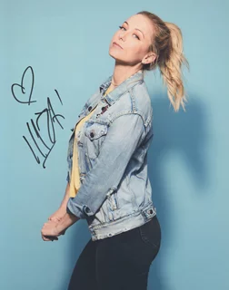 Iliza Shlesinger autograph