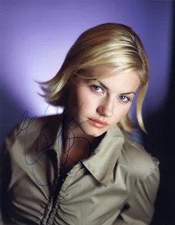 Elisha Cuthbert autograph