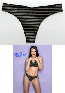 Nikki Marie autograph