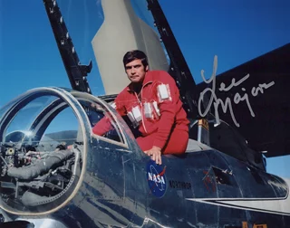 Lee Majors autograph