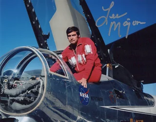 Lee Majors autograph