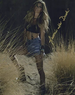 Jasmine Dustin autograph