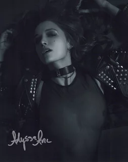 Alyssa Arce autograph
