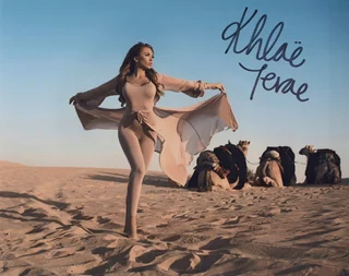 Khloe Terae autograph