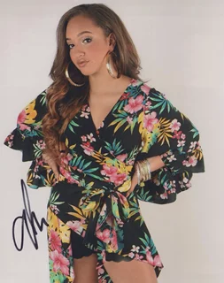 Alectra Cox autograph