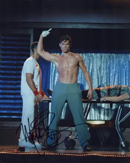 Matthew Bomer autograph