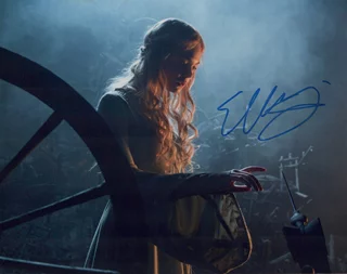 Elle Fanning autograph