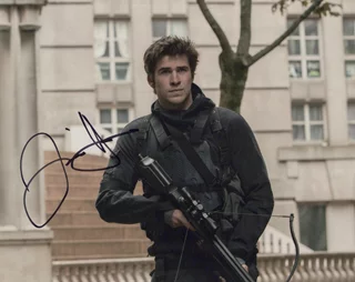 Liam Hemsworth autograph