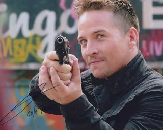 Travis Aaron Wade autograph