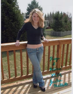 Jessica Mellott autograph