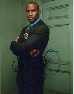Henry Simmons autograph