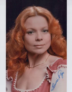 Louise Pajo autograph