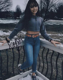 Avani Gregg autograph