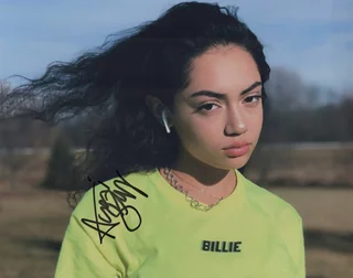 Avani Gregg autograph