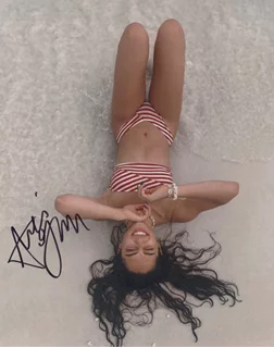 Avani Gregg autograph