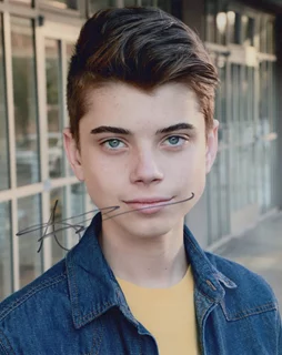 Aidan Langford autograph