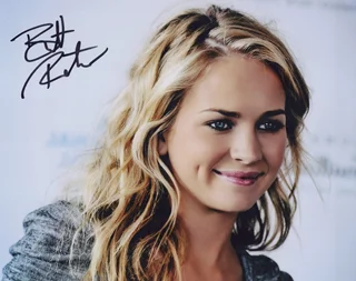 Brittany Robertson autograph
