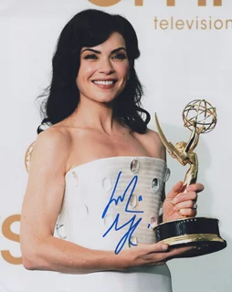 Julianna Margulies autograph