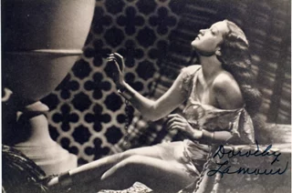 Dorothy Lamour autograph