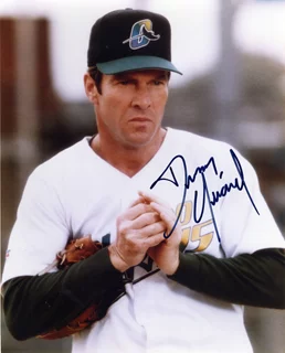 Dennis Quaid autograph