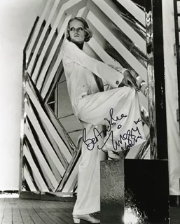 Twiggy Lawson autograph