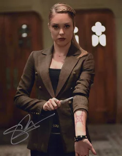 Stephanie Bennett autograph