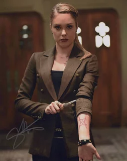 Stephanie Bennett autograph