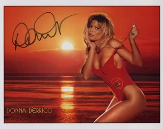 Donna D'Errico autograph