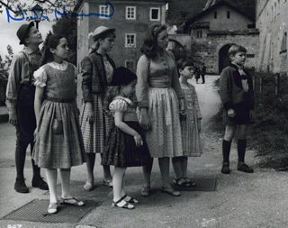 Nicholas Hammond autograph