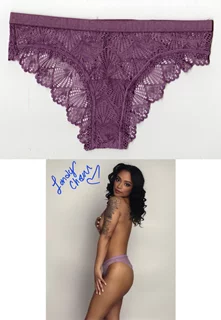 Londyn Chanel autograph