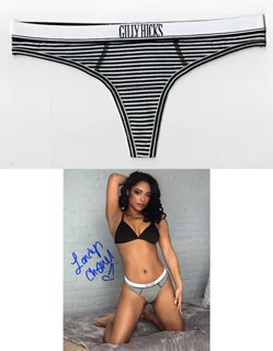 Londyn Chanel autograph