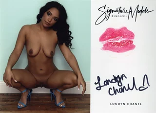Londyn Chanel autograph