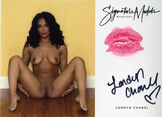 Londyn Chanel autograph