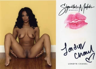 Londyn Chanel autograph