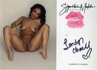 Londyn Chanel autograph