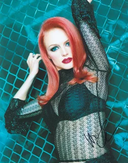 Heather Graham autograph