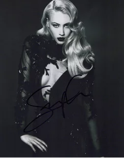 Sarah Gadon autograph