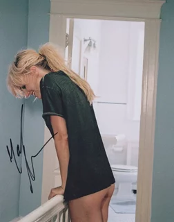 Malin Akerman autograph