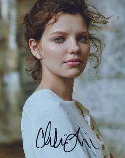 Chloe Levine autograph