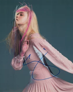 Elle Fanning autograph