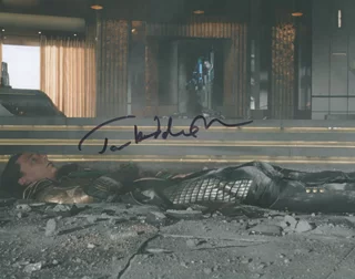 Tom Hiddleston autograph