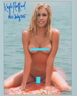 Kayla Rae Reid autograph