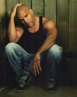 Amaury Nolasco autograph