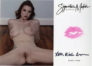 Riah Lynn autograph