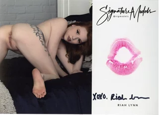 Riah Lynn autograph